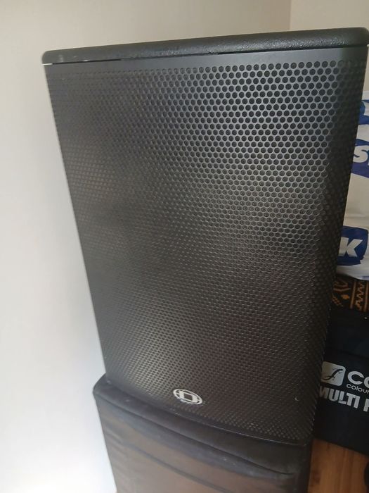Vind două  boxe Dynacord Corus CP 15 stare bună cu huse