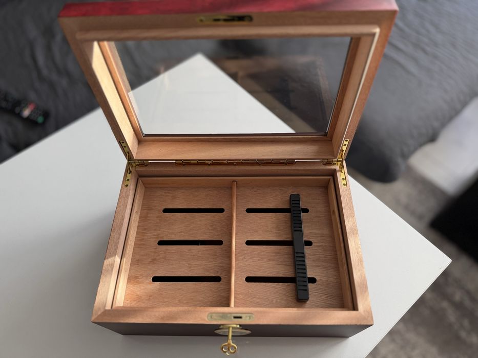 Хумидор за пури.