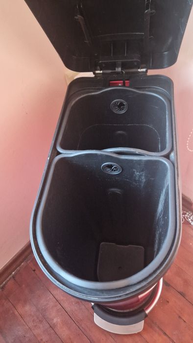 Немски кош за боклук,с бавно падащ капак.