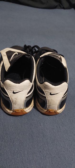 Adidași Nike pentru sala nr 33