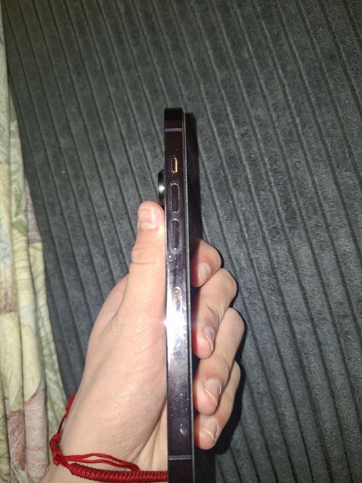 Продавам айфон 14 pro deep purple