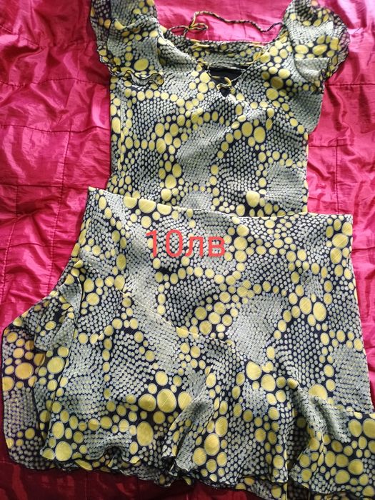 Дамски рокли и блузи