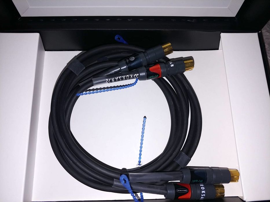 XLR si RCA cabluri Roksan high-end balansate, nebalansate AudioQuest