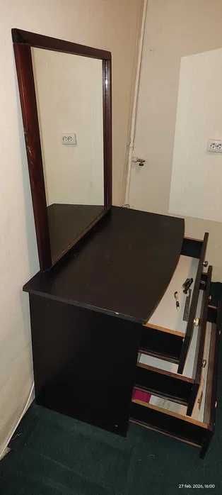 Vand set comoda tv cu oglinda separata, culoare neagra