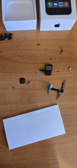 Продам корпус задную панель на айфон 5s