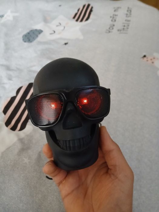 Vând boxe portabile