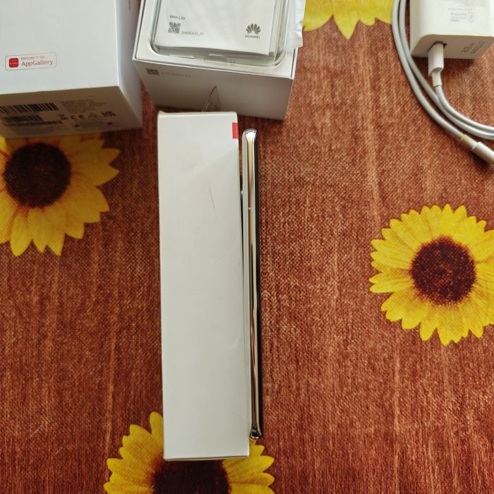 Huawei P60 Pro Rococo Pearl 256Gb/8Gb + Huawei Tripod Selfie Stick Pro + подаръци