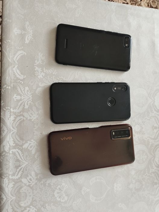 Продам три телефона в хорошем состоянии