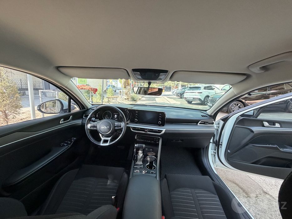 Продается свой автомобиль KIA K5