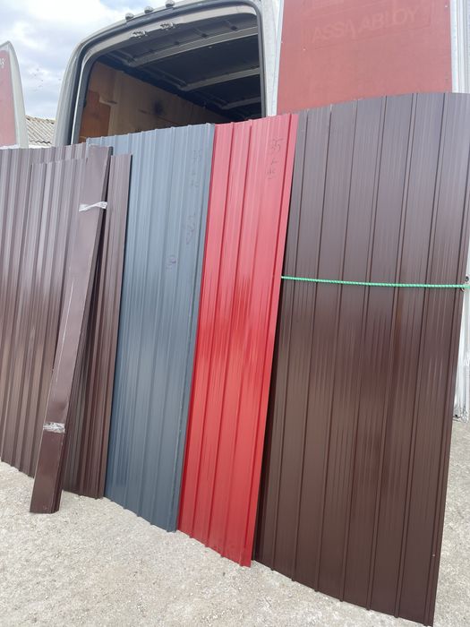 Tablă cutata colorata oferta 20 lei bucata