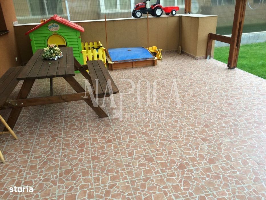 Casa 5 camere de vanzare in Floresti