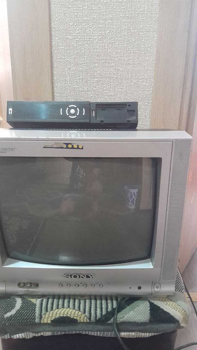 Prodayu retro Sony TV i tuner