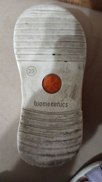 Продам сандалии Biomecanics для девочки