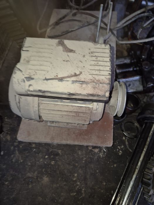 Vând motor electric monofazic, 1,8 kw, 1,5 kw