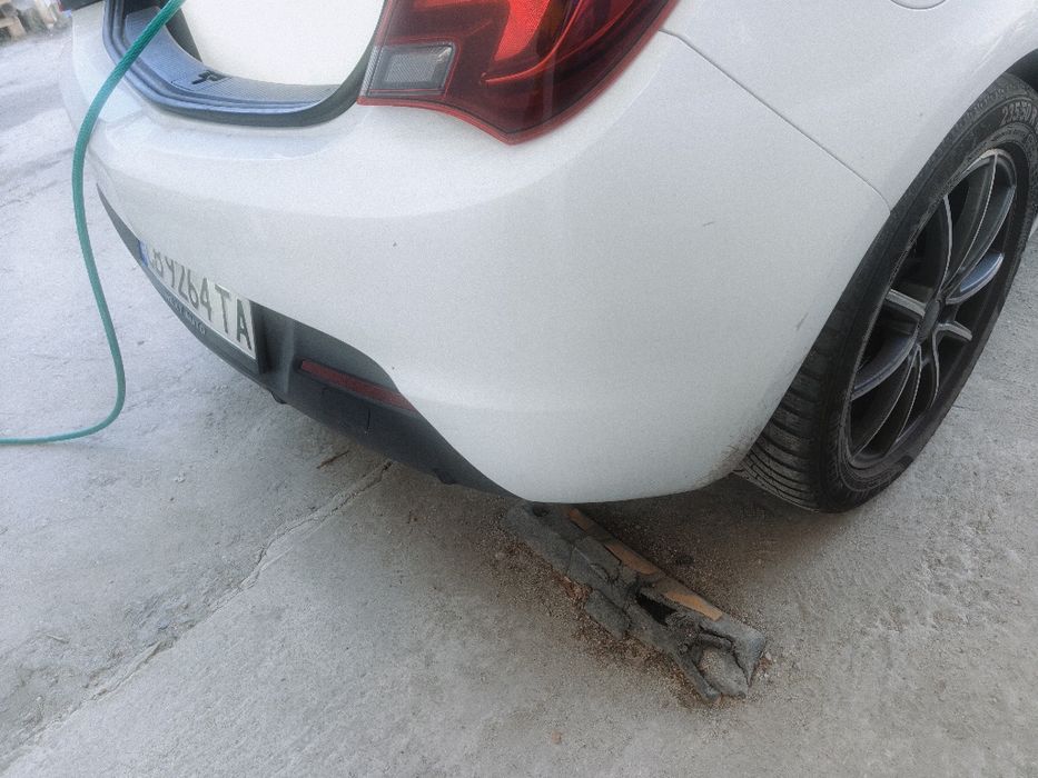 Задна броня opel astra j gtc