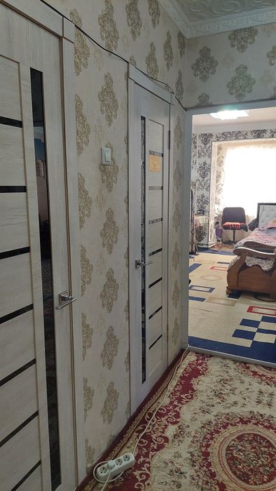 Продаётся  3 х комнатная квартира 1 этаж