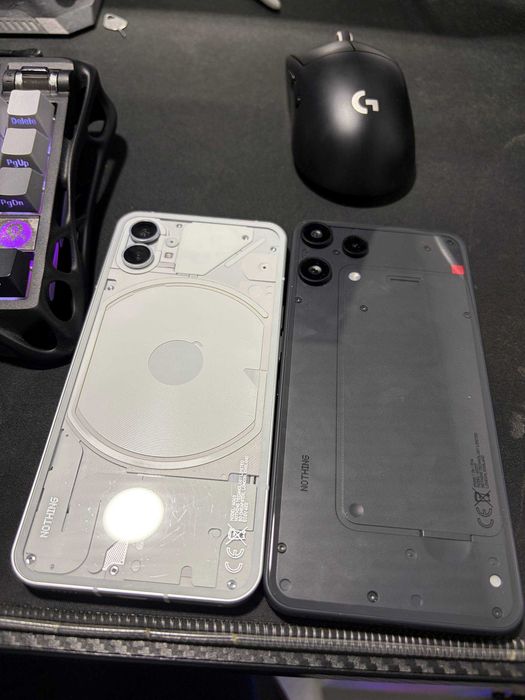 Nothing Phone (1) — белый