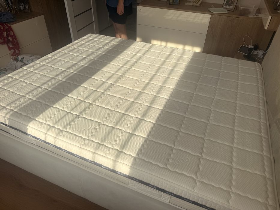 Saltea 160x200 in stare f buna
