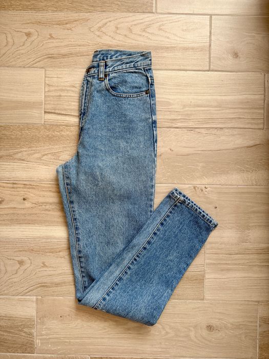 High Waisted Jeans Essentials