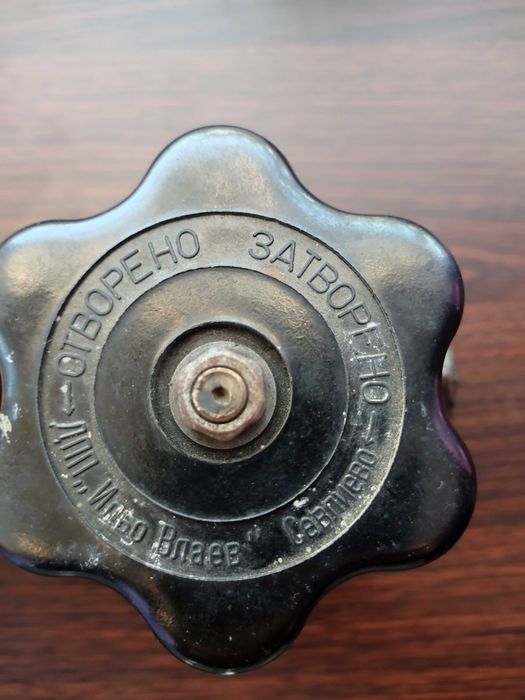 Чугунен водопроводен кран 1 ½