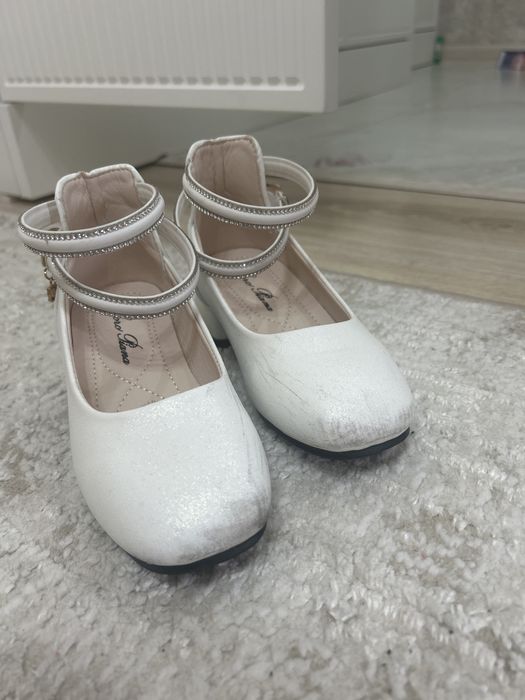 Продам туфельки для девочек