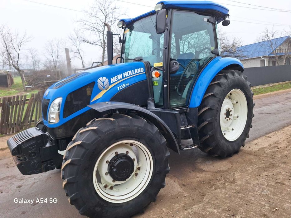 Tractor New Holland TD5.95 an 2016 4x4 98 CP 5.018 ore AC, Proprietar