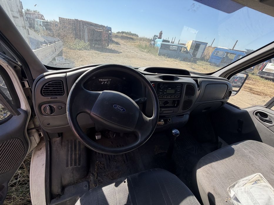Бус Форд Транзит 2.4 дизел 90 к.с. T350 2000–2006 г. на части