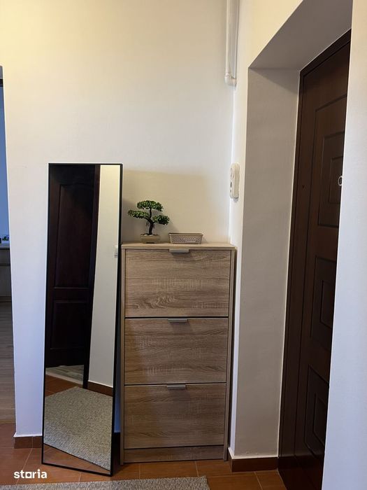 Garsonieră spațioasă cu balcon și loc de parcare în Arad