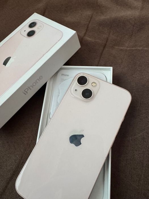 iPhone 13 pink, в отлично състояние
