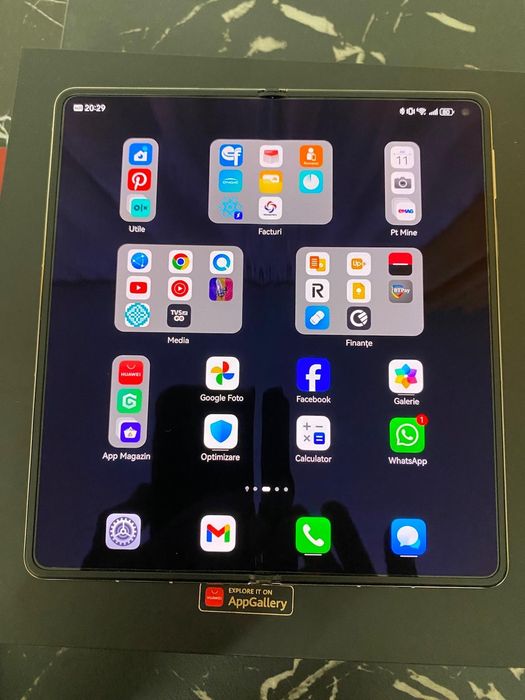 Huawei Mate X6 Nebula Red