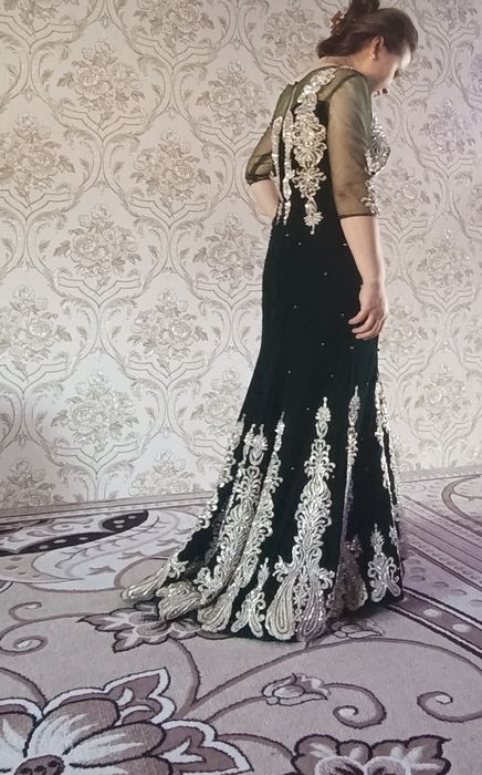 Bir marta kiyilgan yangi kelin ko'ylak sotiladi,