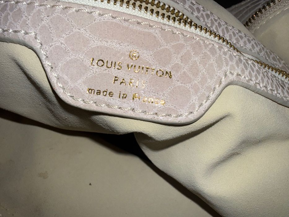 Оригинална чанта Louis Vuitton Whisper Monogram Suede Python – Лимитирана серия