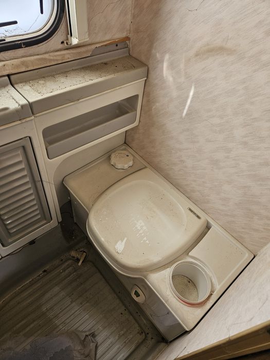 Kit wc cu golire exterioara tethford pe stanga sau pe dreapa rulota