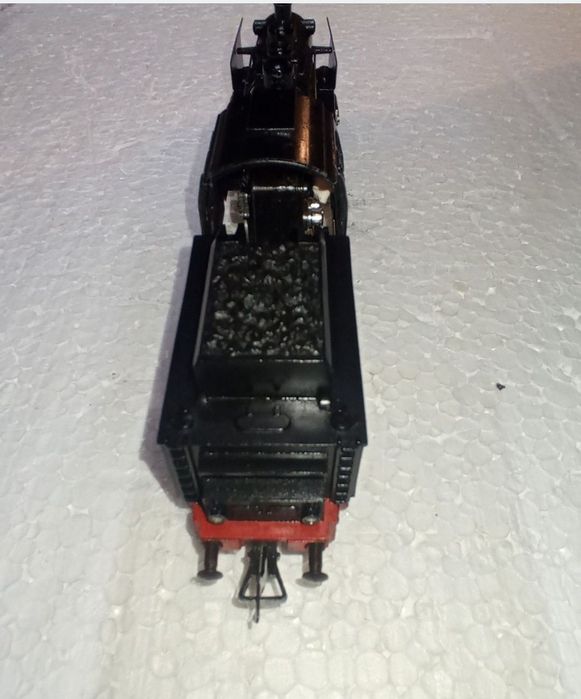 Locomotiva fleischmann BR24 scara H0, 1:87

Tracțiune integrală pe 3 a