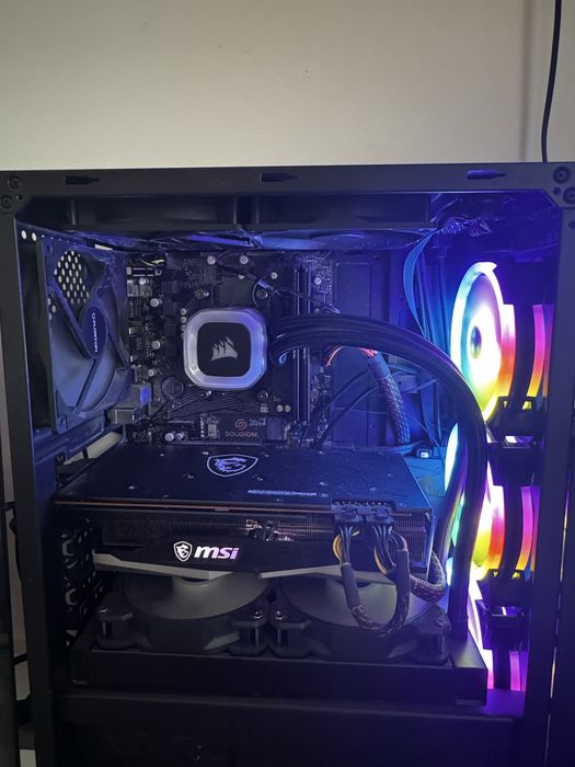 Vând PC Gaming cu tot cu periferice