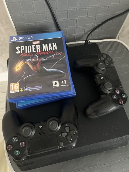PlayStation 4 slim