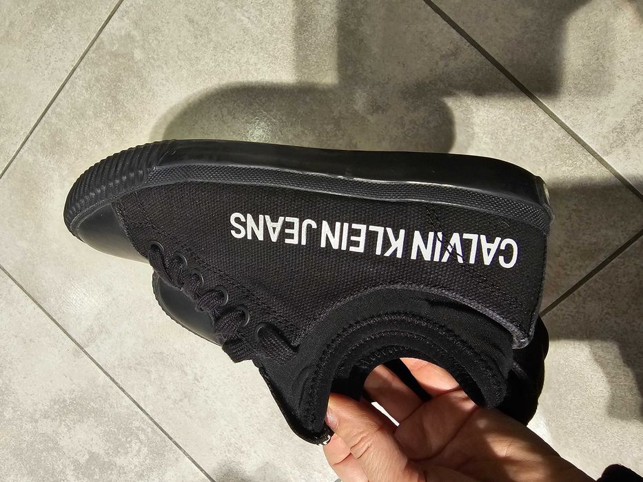 Маратонки Calvin klein 36 размер.