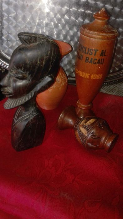 Statuieta lemn foarte vechi