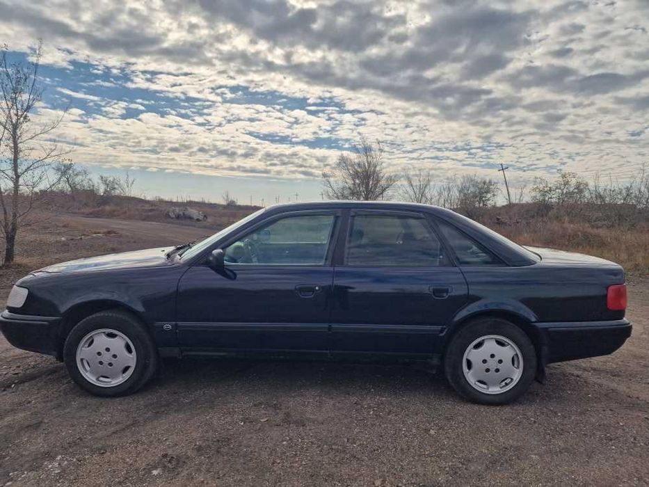 Продам Audi 100 c4 2.3