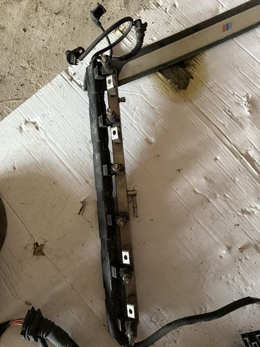 Горивна рейка дюзи Bmw e90 e91 e92 n43 170кс бмв