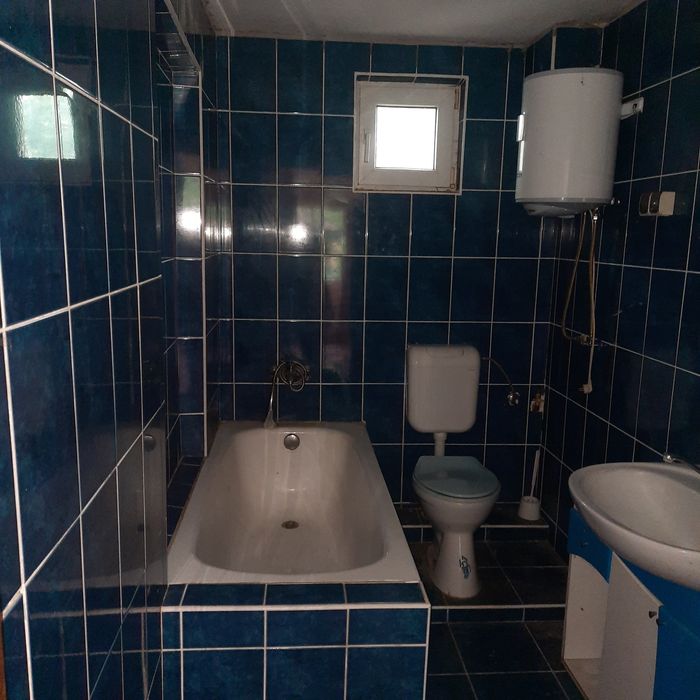 Vand Casa in centrul Feleacului, teren 700 mp.