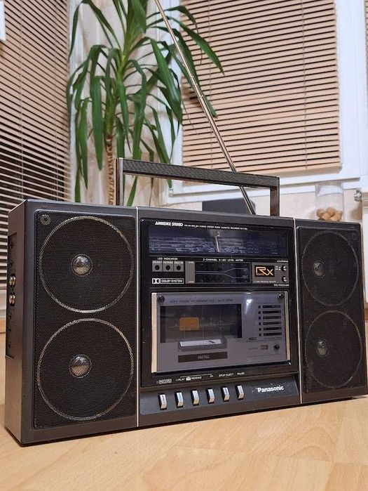 Panasonic RX-F32LE, стерео радиокасетофон - силен и добър звук, 20W, за ремонт.