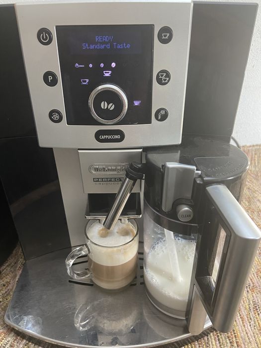 Expresor cafea Delonghi perfecta capucino cu cana de lapte