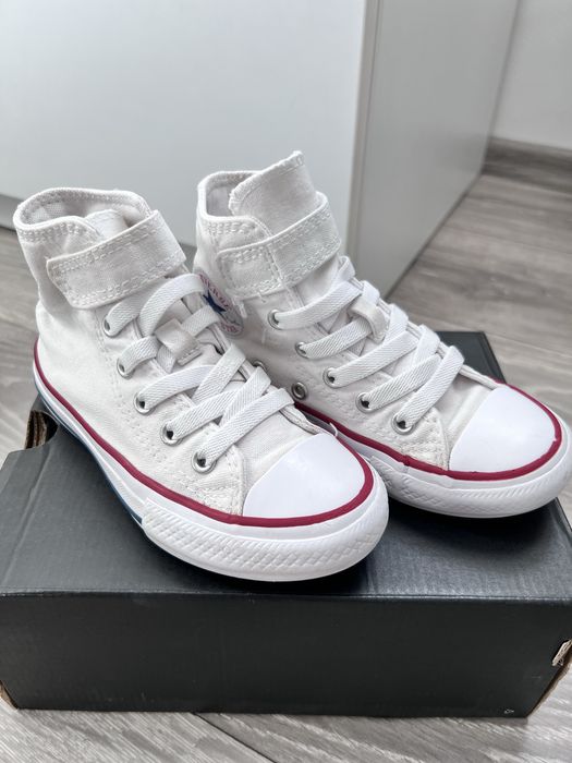 Converse albi, nr 28