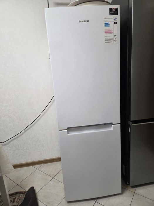 Холодильник Samsung