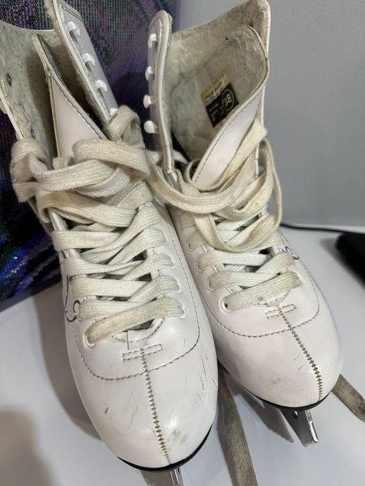 Продам коньки женские