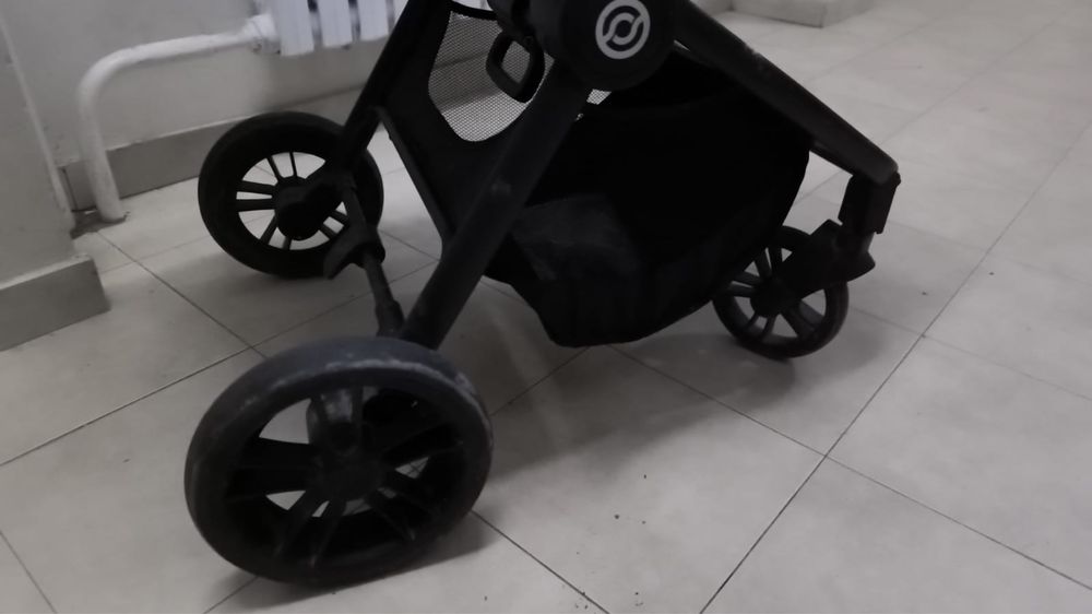 Продам детскую коляску