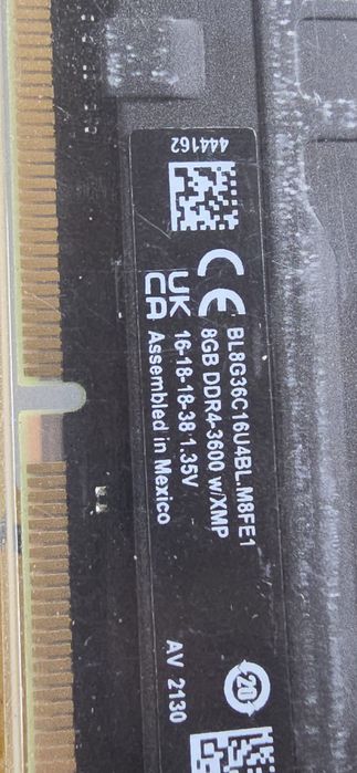 RAM Memorie Crucial RGB 8GB DDR4 3600 Mhz Cl16 XMP Nou Sigilat