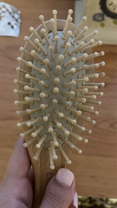 Четки за коса нови