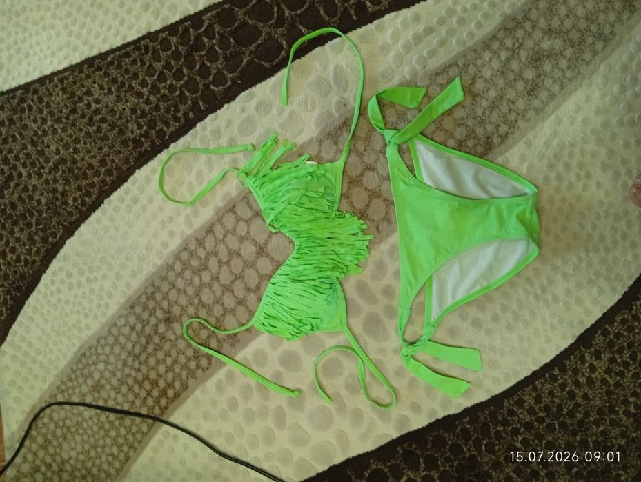 Продам красивые женские  купальники.